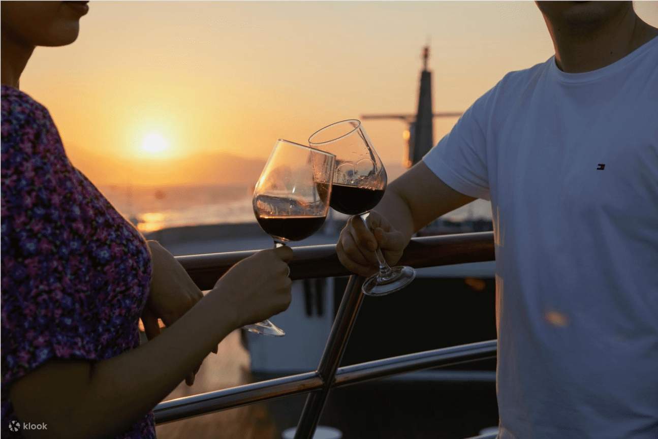 Oriental Pearl Harbour Cruise di Hong Kong